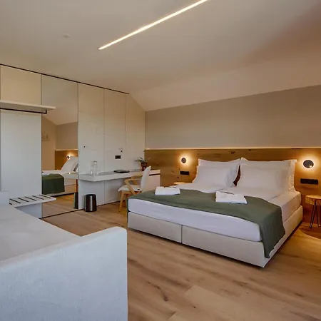The Point Hotel 4*