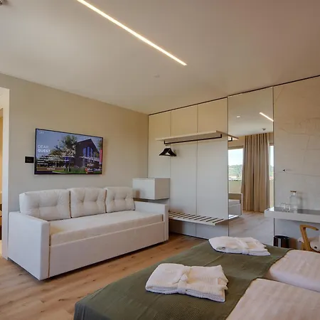 Hotel The Point Gorisnica