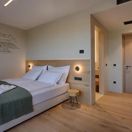 The Point Hotel 4*