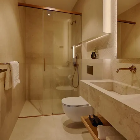 The Point Hotel Gorisnica