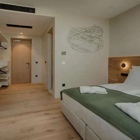 Hotel The Point